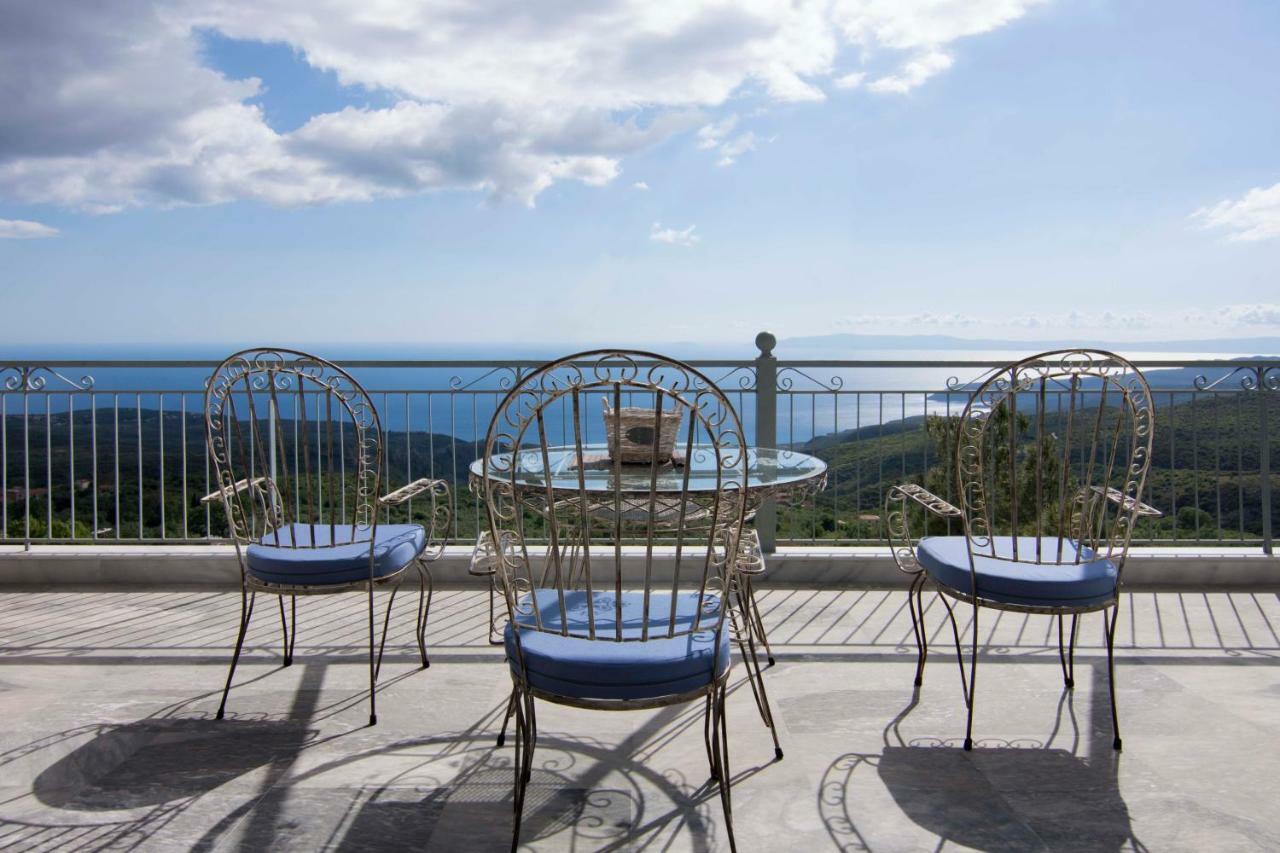 The Balcony Of Mani Villa Tseria Buitenkant foto