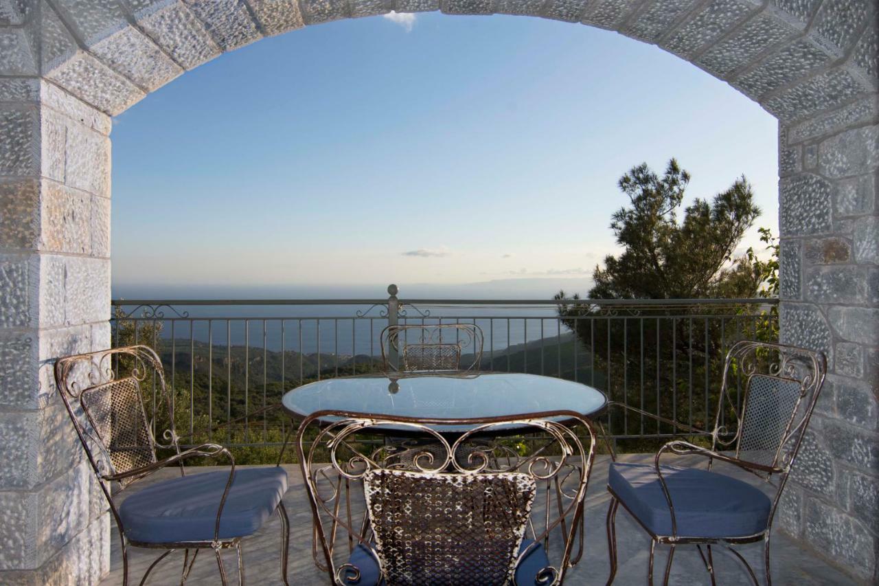 The Balcony Of Mani Villa Tseria Buitenkant foto